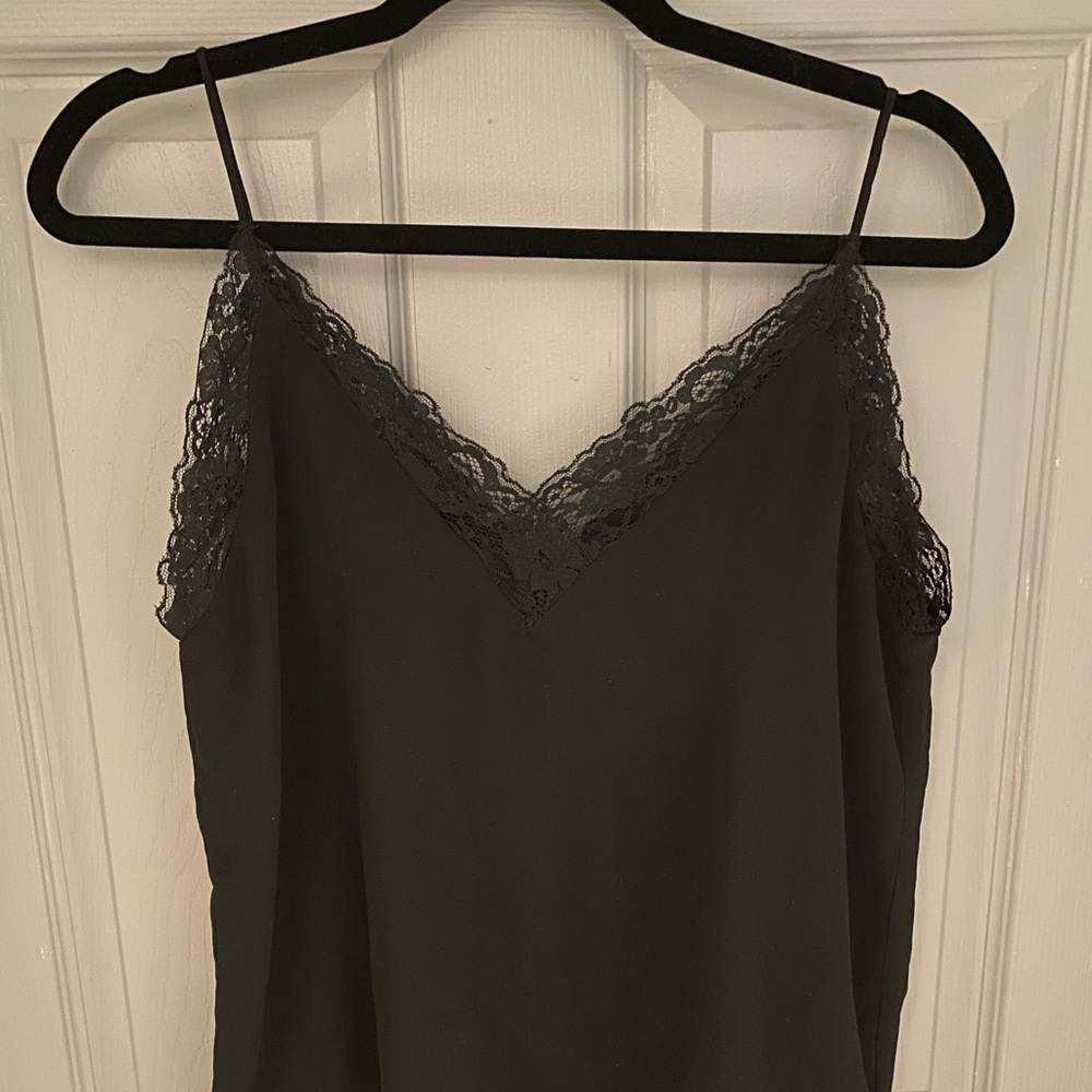 3 for $40
Zara blk lace tank top worn once Small